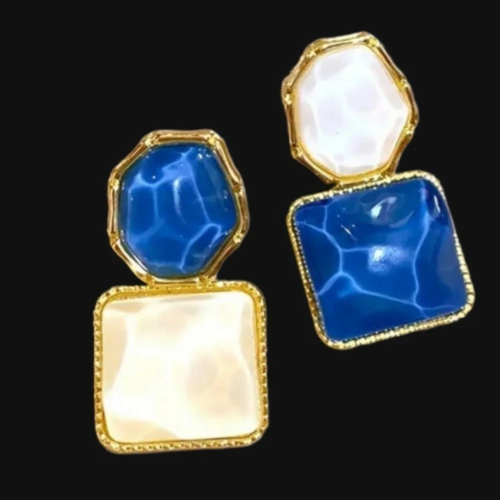 Contrast hypoallergenic earrings